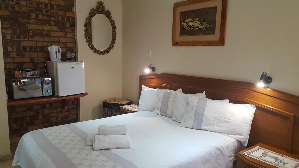 Aark Guest Lodge Vanderbijlpark ภายนอก รูปภาพ