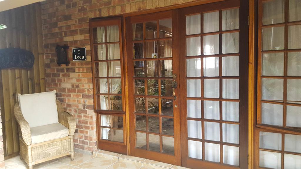 Aark Guest Lodge Vanderbijlpark ภายนอก รูปภาพ