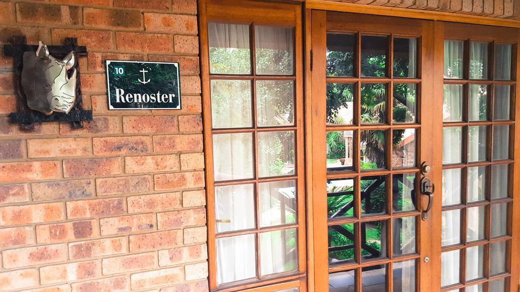 Aark Guest Lodge Vanderbijlpark ภายนอก รูปภาพ